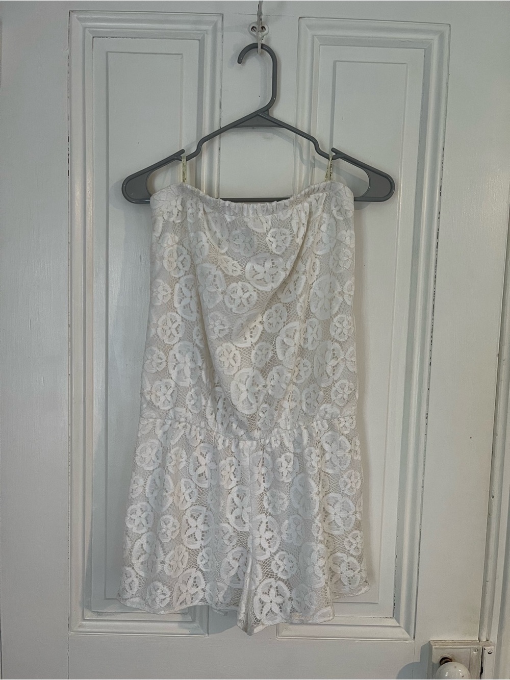 Lily Pulitzer size Medium White Lace Strapless Romper